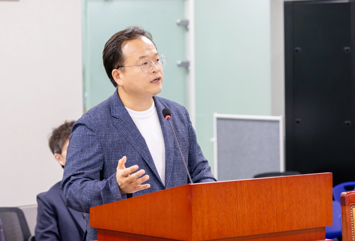 임창휘 의원이 대표발의한 조례안 제안설명을 하고 있다.(사진=경기도의회)
