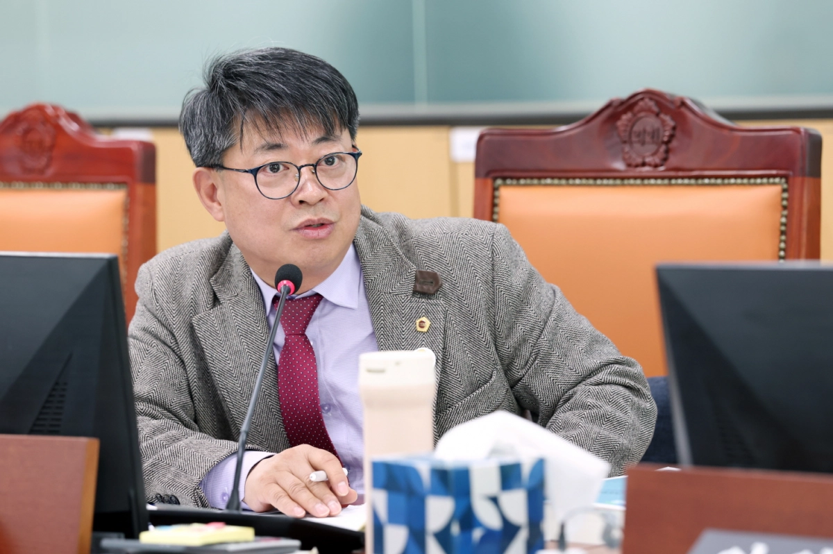 김재훈 의원. 21일 제387회 정례회 여성가족평생교육위원회 미래평생교육국 2026년 본예산 심사.(사진=경기도의회)