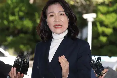 경찰, 이진숙 유튜브 등 정치편항 발언 일부 혐의만 송치…국회 과방위 발언은 ‘무혐의’