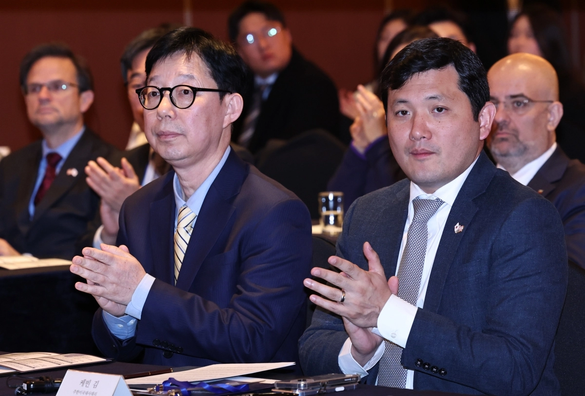 한미외교포럼 참석한 박윤주 차관과 캐빈 김 미국대사대리