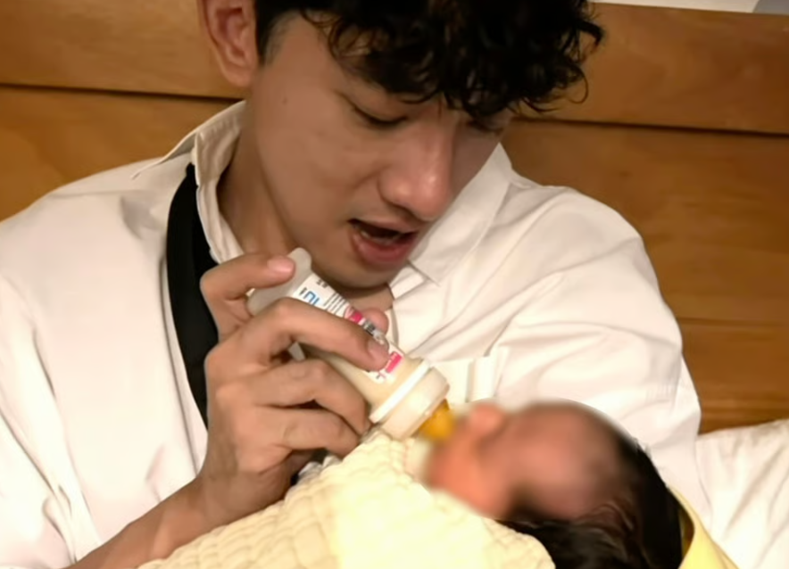 대만의 한 동성 부부가 멕시코에서 대리모를 통해 네 쌍둥이를 얻었다는 소식이 알려지면서 논란이 일고 있다. 인스타그램 캡처