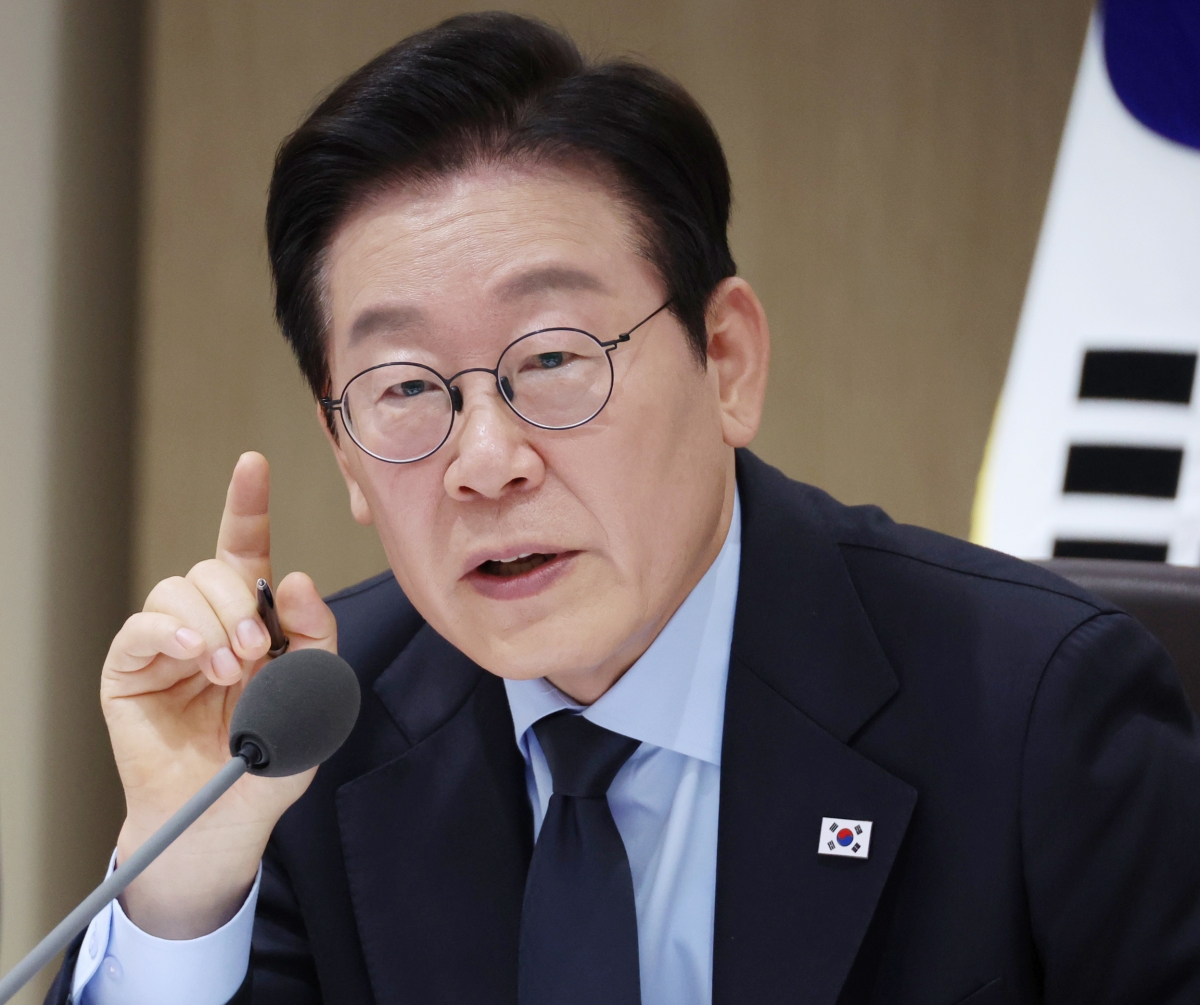 이재명 대통령이 11일 서울 용산 대통령실 청사에서 열린 국무회의에서 발언하고 있다. 2025.11.11 대통령실통신사진기자단