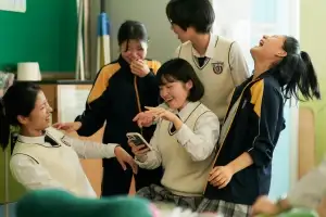 개봉 한 달만에 10만 관객 돌파하더니…올해 관객수 1위 기록한 이 ‘독립 영화’ 정체