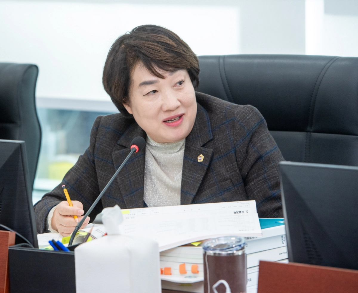 2026년도 복지국 예산 심의를 진행 중인 지미연 의원.(사진=경기도의회)
