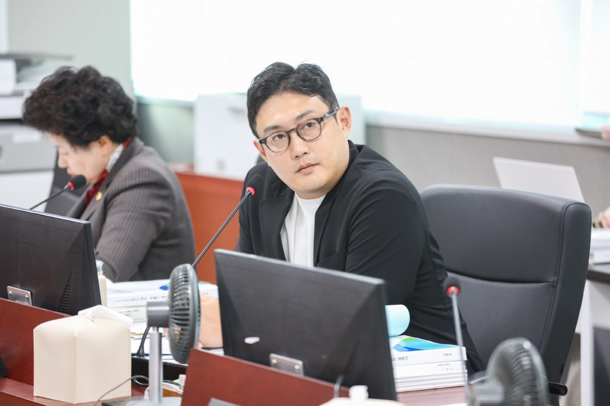 제387회 정례회 2026년 본예산 심의를 진행 중인 이상원 의원.(사진=경기도의회)