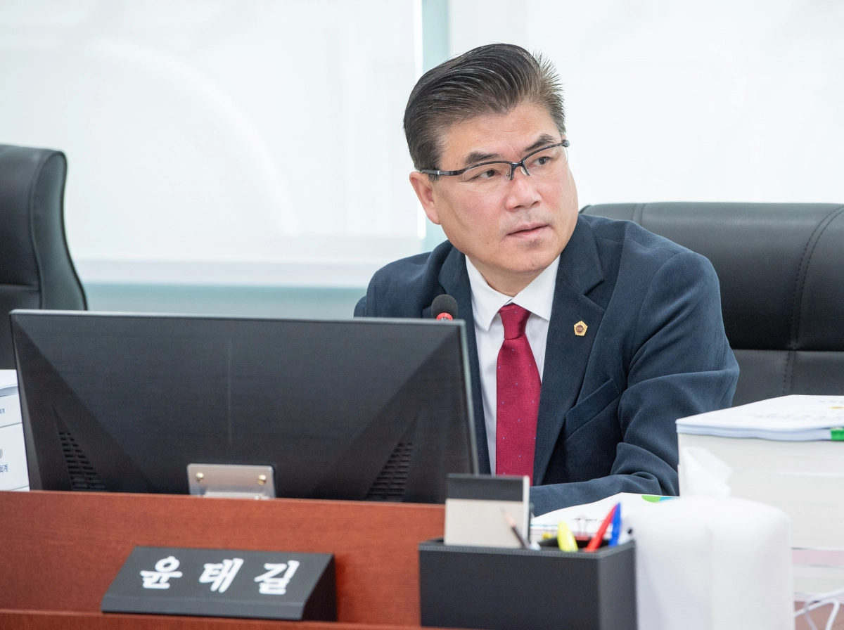 21일 2026년 복지국 소관 예산안 심사 중인 윤태길 의원.(사진=경기도의회)