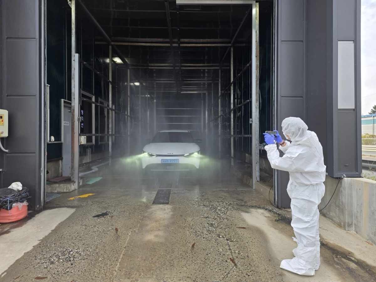 경기도가 지난 22~23일 화성·평택 주요 축산단지 일대 통제초소 18개를 대상으로 ‘AI 현장대응(점검)반’을 긴급 운영했다. (경기도 제공)