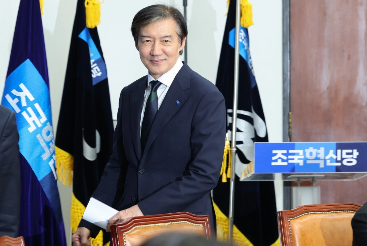 조국혁신당 조국 대표가 24일 서울 여의도 국회에서 열린 최고위원회의에 참석하고 있다. 2025.11.24. 연합뉴스