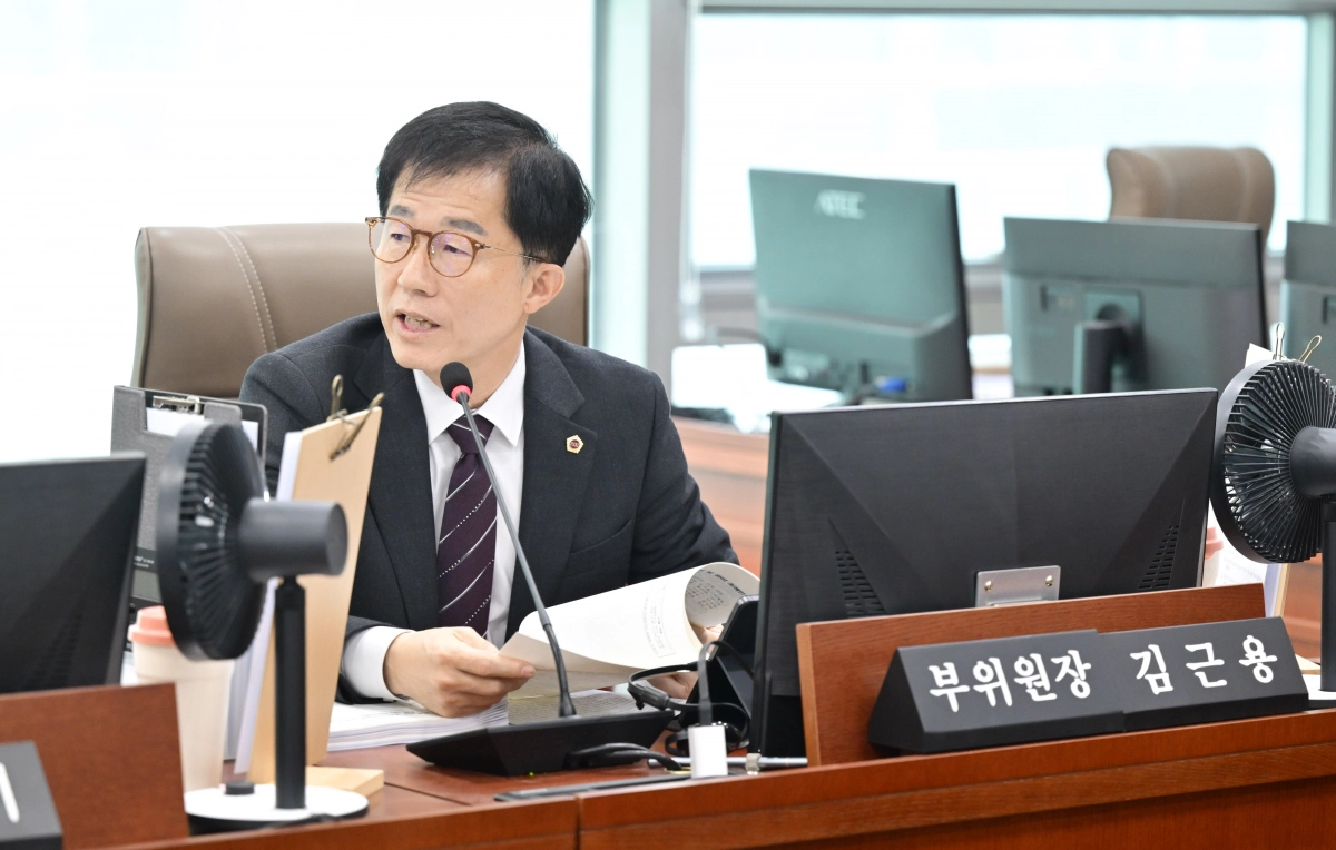 21일 2026년도 경기도교육비특별회계 예산안 심의 중인 김근용 의원.(사진=경기도의회)