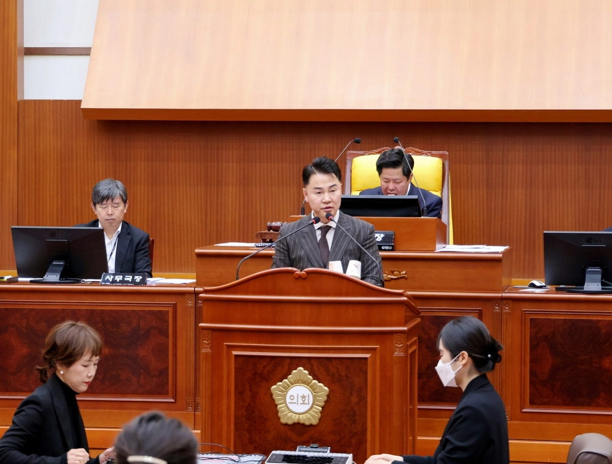 오언석 서울 도봉구청장이 지난 17일 제348회 도봉구의회 정례회에서 시정연설을 하는 모습. 도봉구 제공