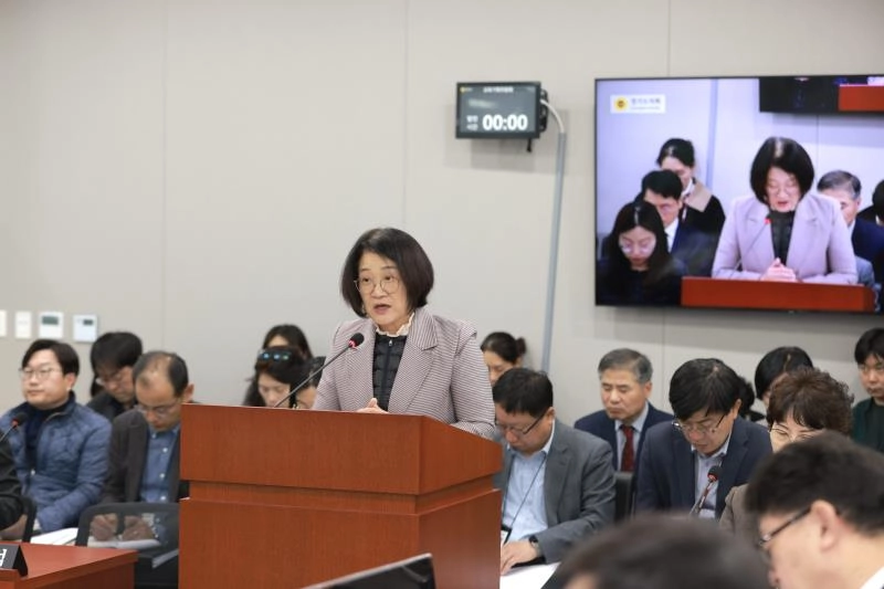 신미숙 의원이 대표발의한 조례안 제안설명을 하고 있다.(사진=경기도의회)