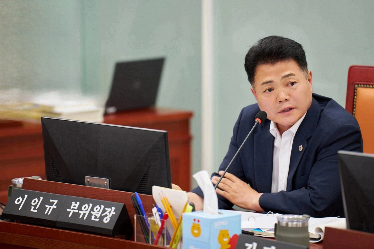 이인규 의원이 21일 2026년도 경기도교육청 본예산 및 기금운용계획을 심의하며 질의하고 있다.(사진=경기도의회)