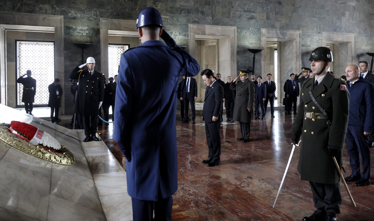 튀르키예 ‘국부’ 묘소 참배