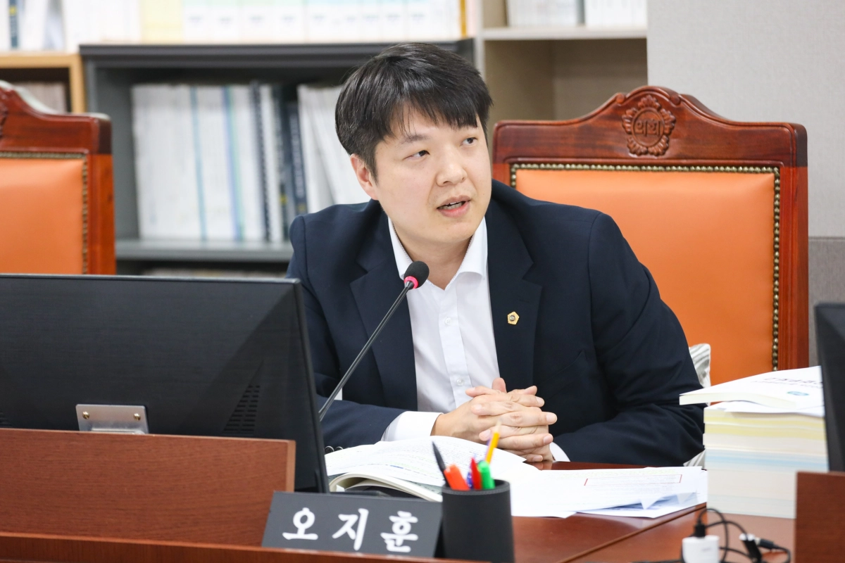 오지훈 의원이 24일 진행된 문화체육관광국 예산심의에서 질의하고 있다.(사진=경기도의회)