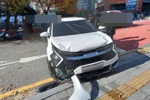 부산서 유턴 차량이 모녀 치어…7살 초등생 사망·30대 엄마 중상