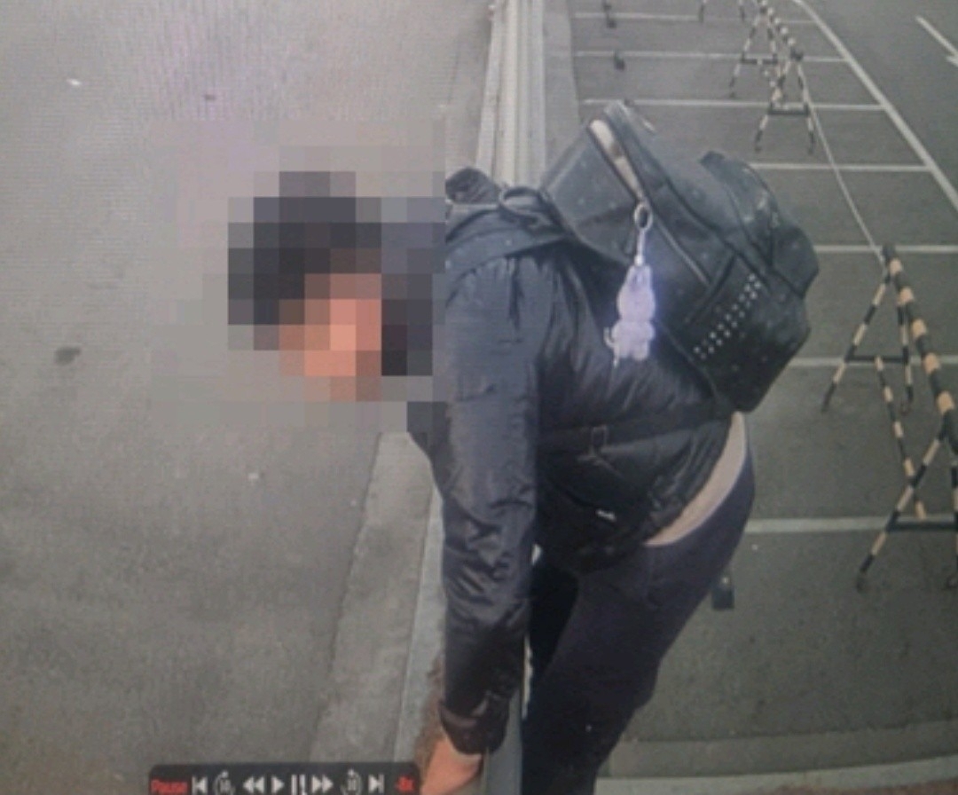 월담하는 중국인. 연합뉴스