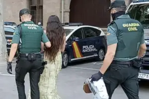 “나한테 관심 있는 줄”…호텔 사우나에서 18세男 신체 더듬은 30대女