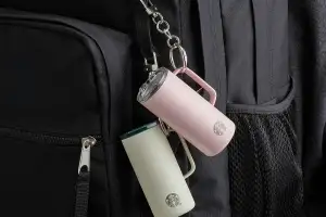 정가 9000원 키링, 4만원에 되팔린다…스타벅스 ‘한정판 굿즈’ 뭐길래