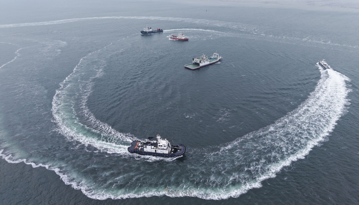 지난달 25일 인천 연안여객터미널 앞바다에서 ‘레디코리아(READY Korea) 4차 합동훈련’이 열렸다. 행정안전부를 중심으로 29개 기관이 참여한 이번 훈련은 행안부, 인천시, 해양경찰청 등 29개 기관과 67대 장비, 직원 600여명이 참여해 대규모로 진행됐다.