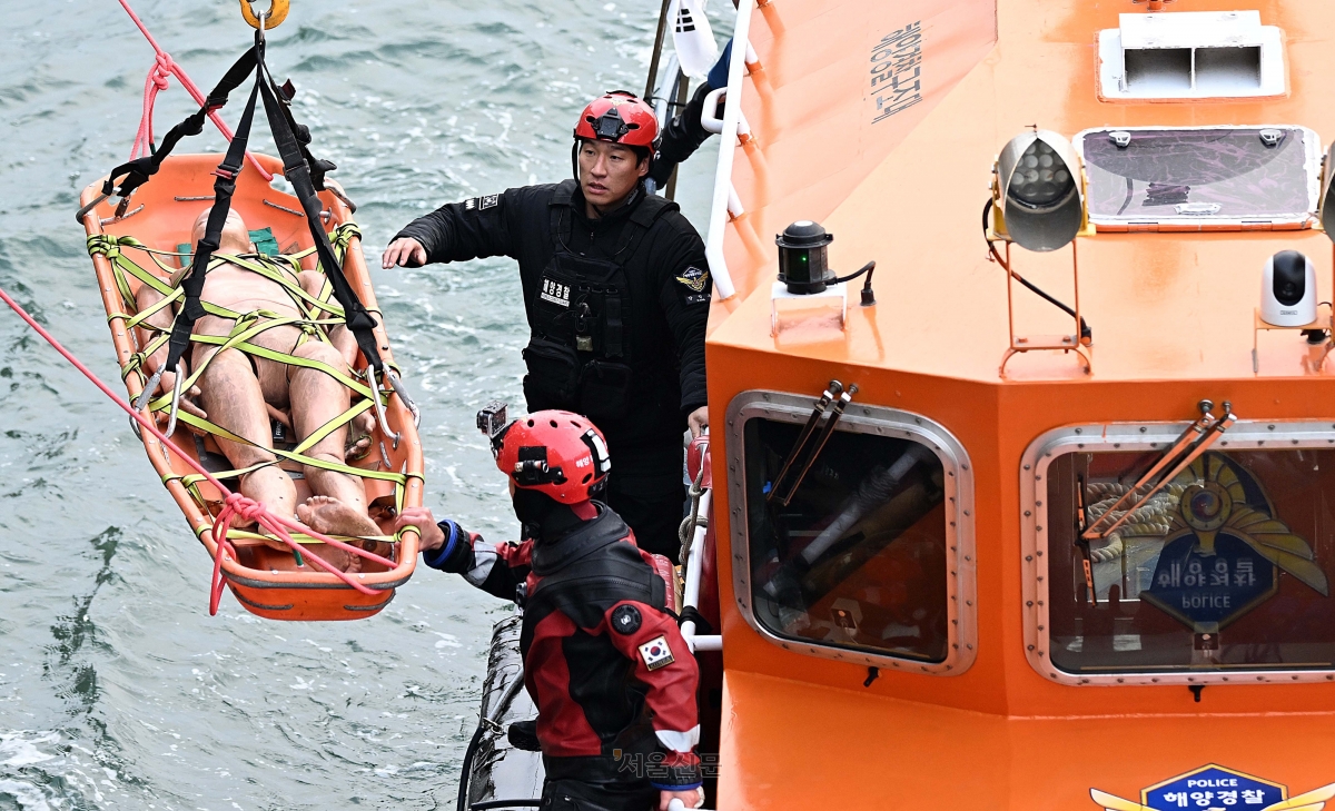 25일 인천 중구 인천항연안여객터미널 앞 바다에서 레디코리아(READY Korea) 4차 훈련 (선박충돌사고)이 진행되고 있다. 2025.11.25 오장환 기자