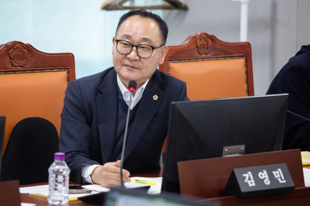 김영민 의원 24일 2026년 예산안 심의에서 질의하고 있다.(사진=경기도의회)