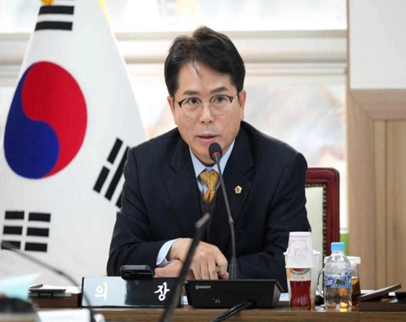 하남시의회 금광연 의장이 지난 24일 진행된 행정사무감사에서 피감부서를 대상으로 질의를 하고있다. 금광연 의장실 제공