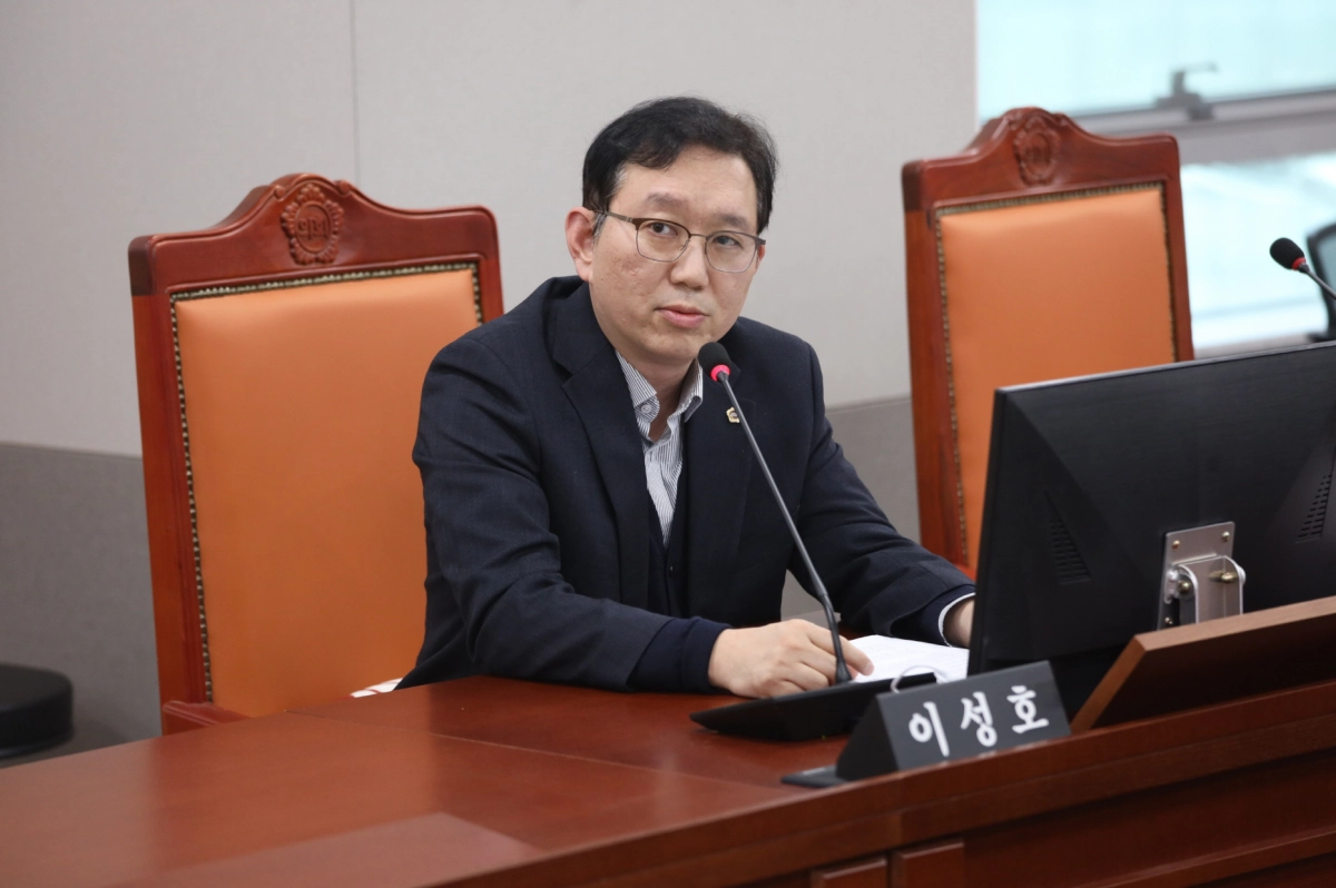 이성호 의원이 24일 2026년도 본예산 심의에서 질의하고 있다.(사진=경기도의회)