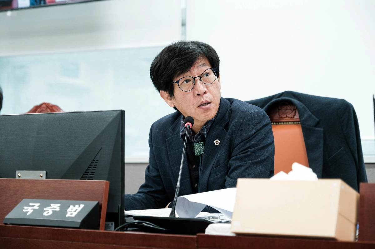 국중범 의원이 25일 2026년도 경기도 자치행정국 예산안 심의에서 질의하고 있다.(사진=경기도의회)