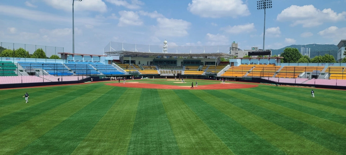 1979년 준공된 청주야구장. 청주시 제공.