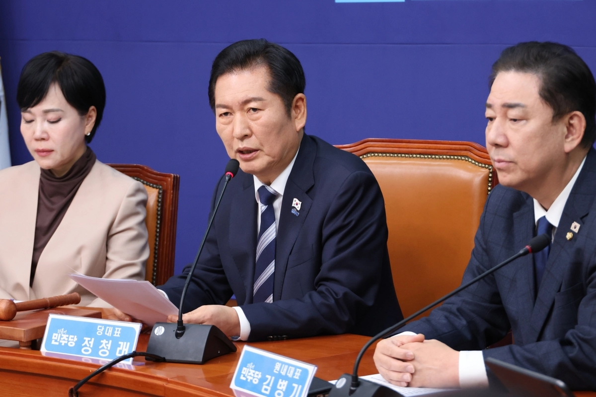 정청래 더불어민주당 대표가 26일 국회에서 열린 최고위원회의에서 발언하고 있다. 2025.11.26 연합뉴스