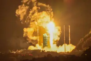 누리호 오전 1시 13분 발사…위성 13기 모두 분리 후 비행 종료