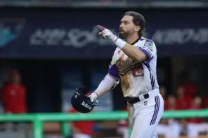 두산 재계약 불발된 케이브 “다른 팀에서라도 뛰고 싶지만 구단이 계약 막아”