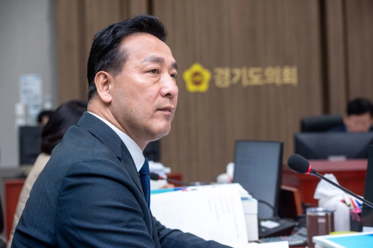 김용성 의원이 2026년도 본예산안 심사에서 질의하고 있다.(사진=경기도의회)