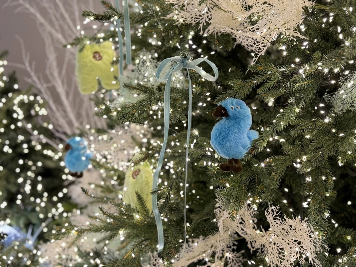 솜니아 캐릭터로 장식된 크리스마스 트리. 리솜리조트 제공.