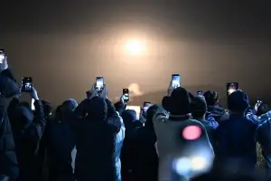 밤하늘 깨운 감동과 흥분… “역사적 순간 눈에 담았다”