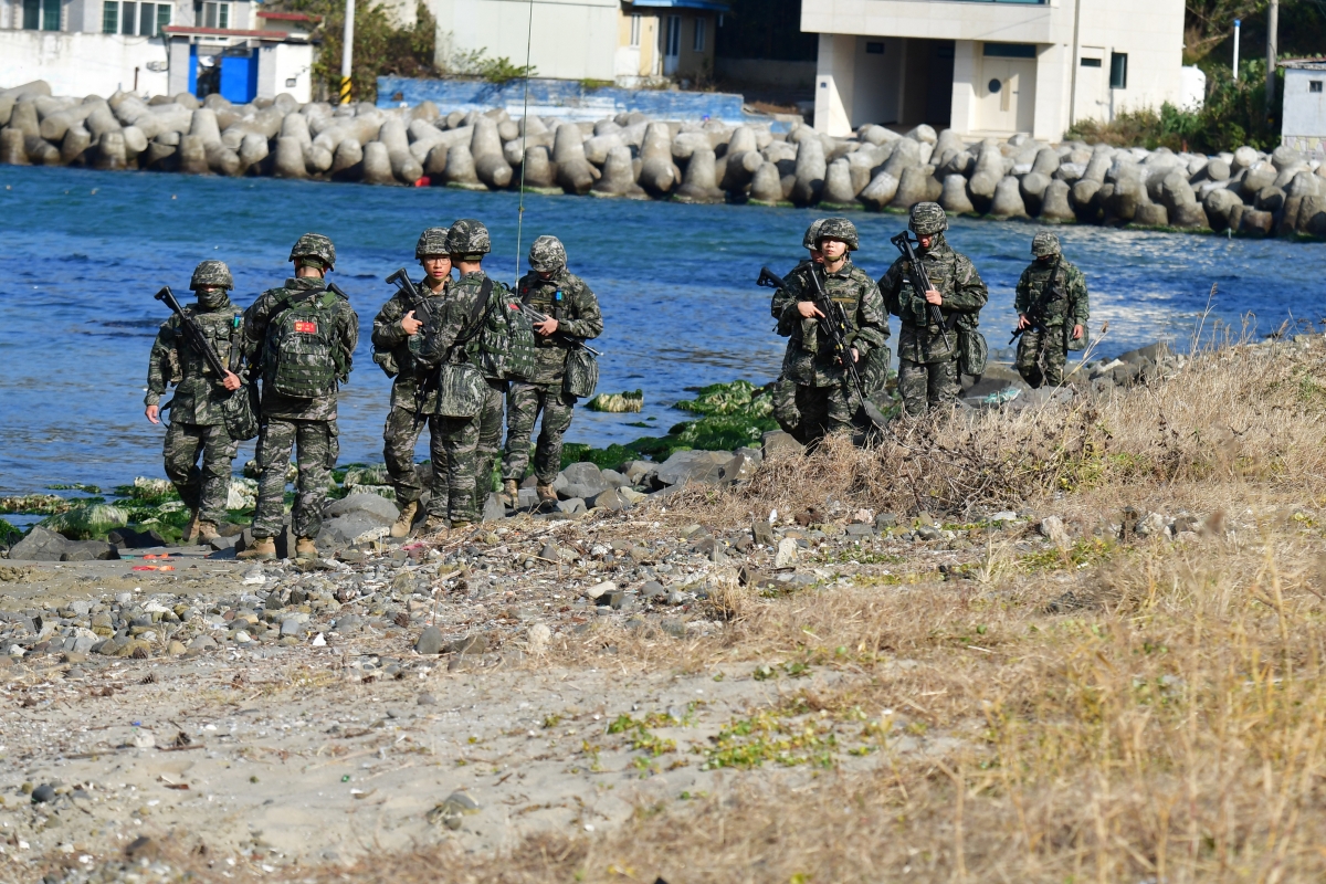 해병대 마약 의심물질 수색