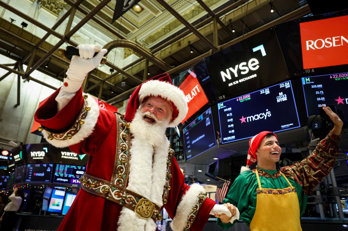 뉴욕증권거래소에 나타난 산타클로스