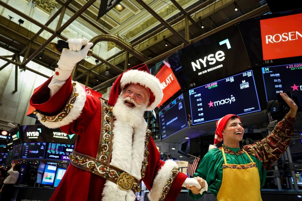 뉴욕증권거래소에 나타난 산타클로스