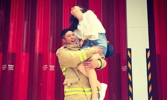 홍콩 아파트 화재현장에서 순직한 소방관 호와이호우가 생전 소셜미디어에 올린 연인과 찍은 사진. 홍콩01(호와이호우 인스타그램)