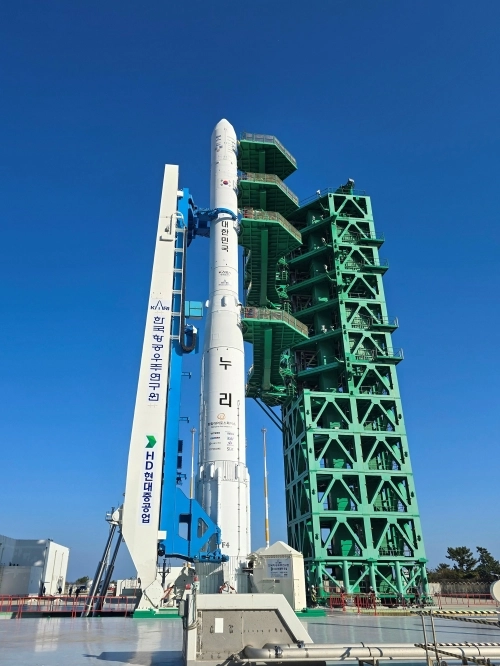 HD현대중공업이 구축한 발사대에서 발사 준비를 마친 누리호. HD현대중공업 제공