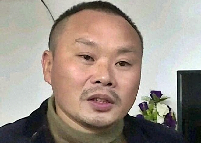 26일 중국 최대 뉴스 포털사이트 163.com에 따르면, 후난성 헝양 출신의 황중청(40·사진)씨는 지난 8월 21일 중매인을 통해 소개받은 여성과 4시간 만에 혼인신고했다가, 결혼 3주만에 전 재산 24만 위안(약 5000만원)을 탕진했다. 2025.11.26 163닷컴