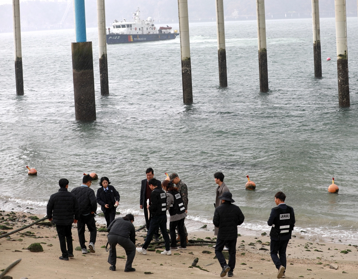 목포해경이 27일 관계기관과 함께 해양 마약류 유입차단을 위한 합동수색을 진행했다. (목포해경 제공)