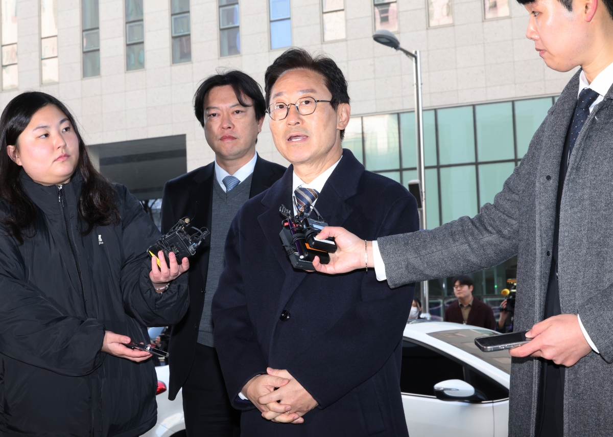 질문 답하는 박범계 의원