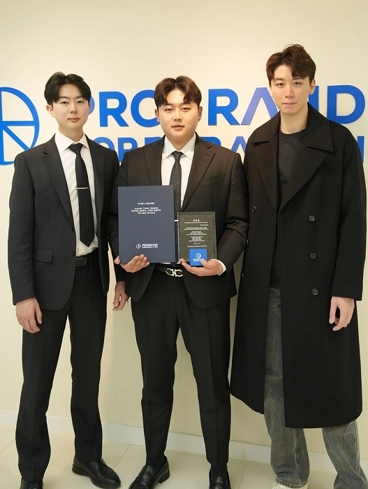 (좌부터) 김영헌 부사장, 윤동환 이사, 남현 CEO [사진=프로브랜드]