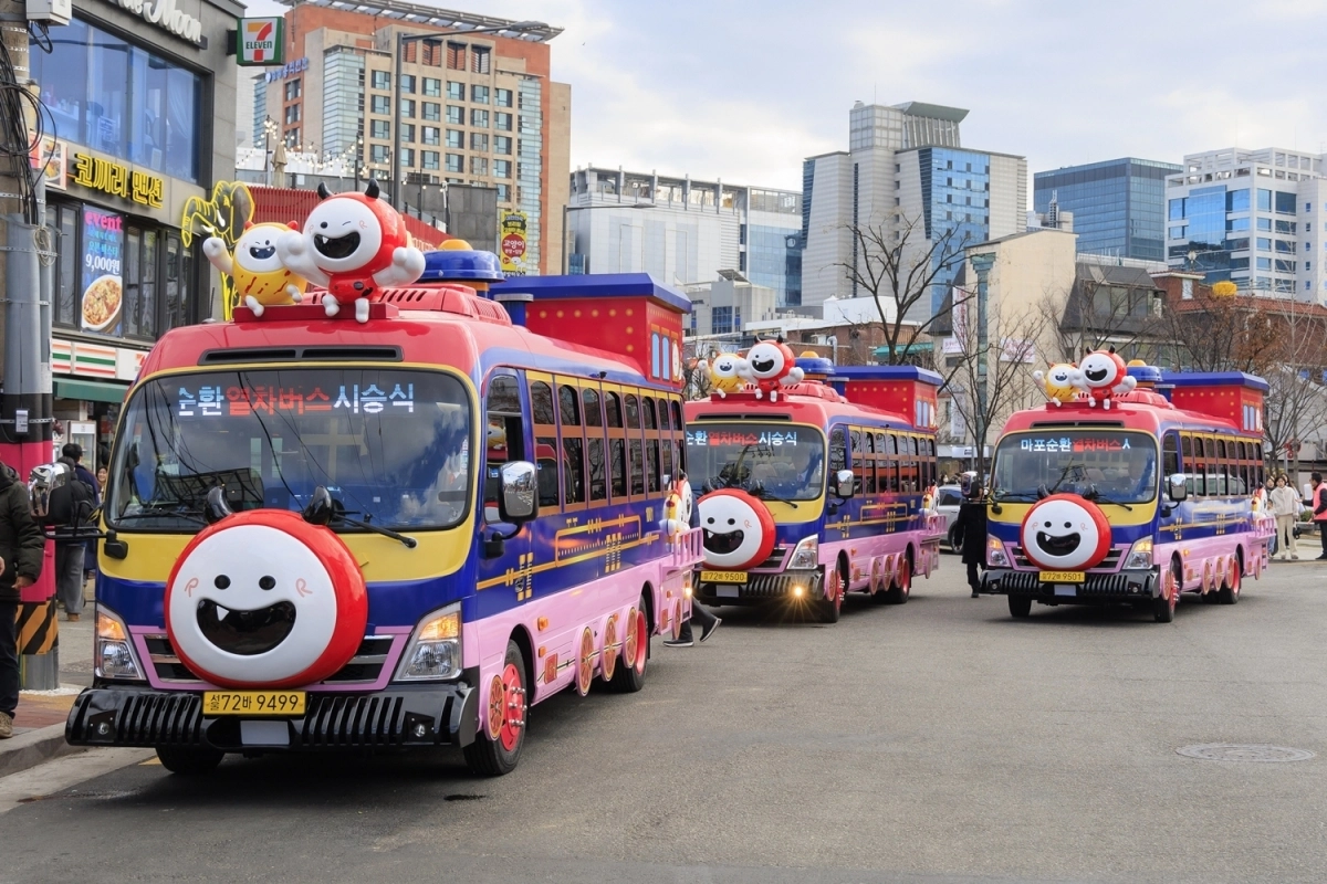서울 마포구의 마포순환열차버스의 모습. 마포구 제공