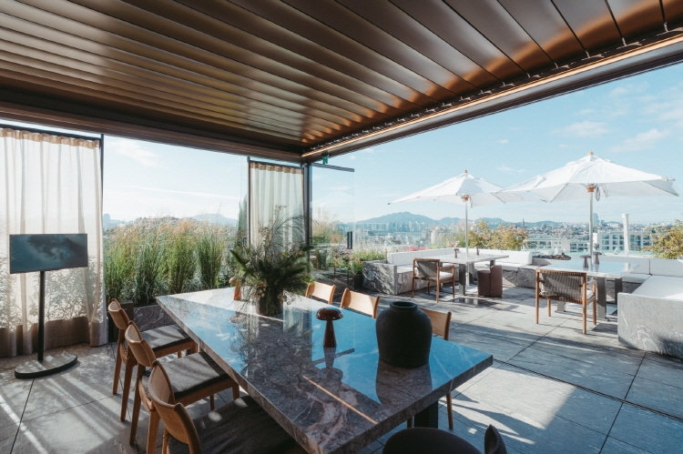 <더 루프(The Roof) 내부 모습>