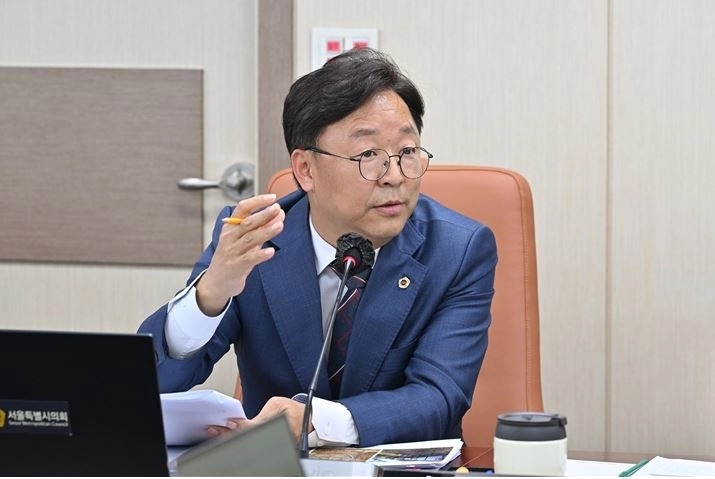 질의하는 이용균 의원