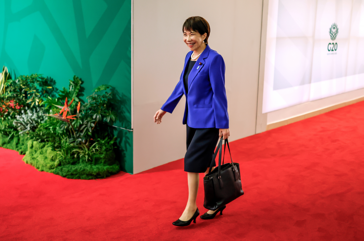 남아프리카공화국 요하네스버그에서 열린 주요 20개국(G20) 정상회의 이틀차인 23일(현지시간) 다카이치 사나에 일본 총리가 도착하고 있다. 2025.11.23 요하네스버그 AP 연합뉴스