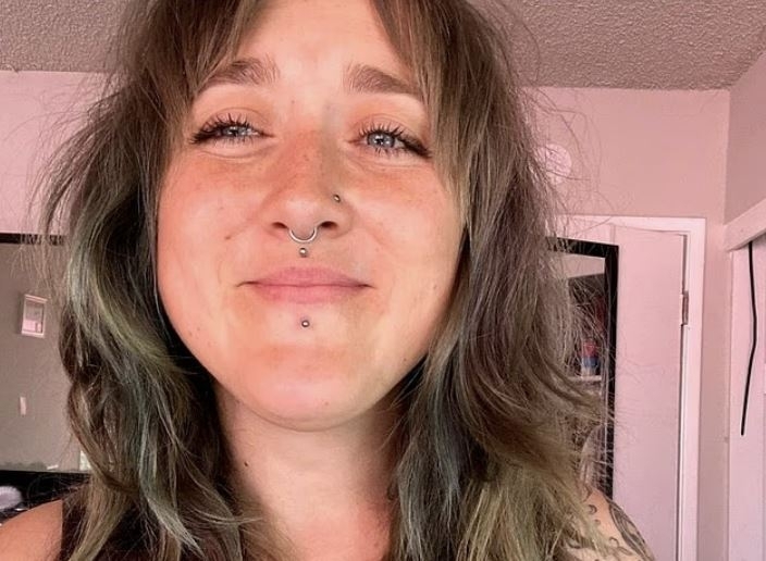 유리 빨대 사고를 당한 틱톡 이용자 브리지 오브라이언. 소셜미디어(SNS) 캡처