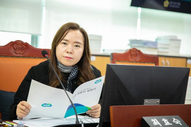 최효숙 의원이 11월 25일 ‘경기도의회 여성가족평생교육위원회 2026년도 경기도 예산안’ 심사에서 질의하고 있다.(사진=경기도의회)